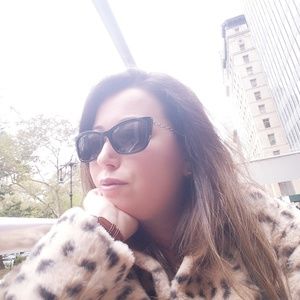 Meet your Posher, Deniz